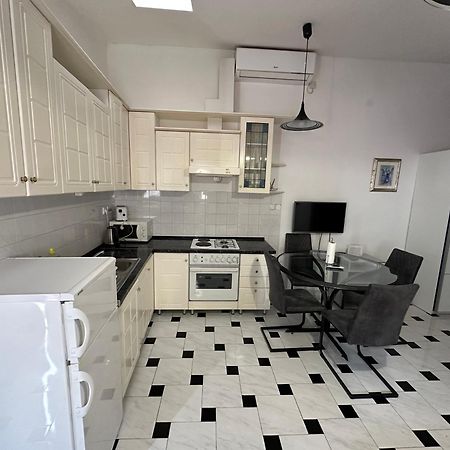 Studio Sakic Apartment สปลิท ภายนอก รูปภาพ