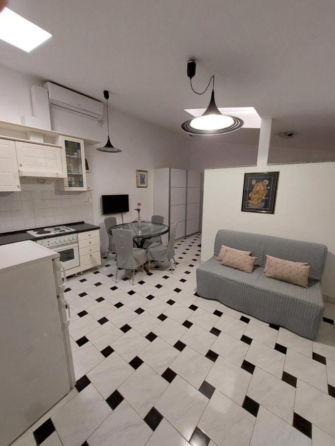 Studio Sakic Apartment สปลิท ภายนอก รูปภาพ